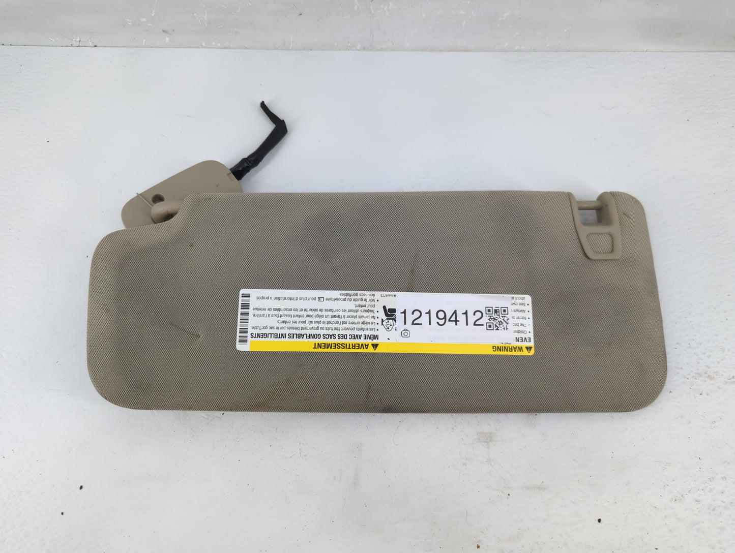 2018 Gmc Yukon Xl Sun Visor Shade Replacement Passenger Right Mirror Fits Fits 2015 2016 2017 2019 2020 OEM Used Auto Parts