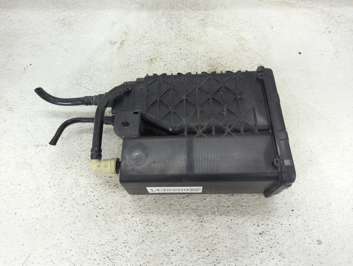 2018 Gmc Yukon Xl 1500 Fuel Vapor Charcoal Canister - Oemusedautoparts1.com