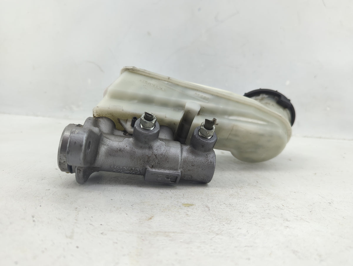 2016-2021 Honda Civic Brake Master Cylinder 1376528 - Oemusedautoparts1.com