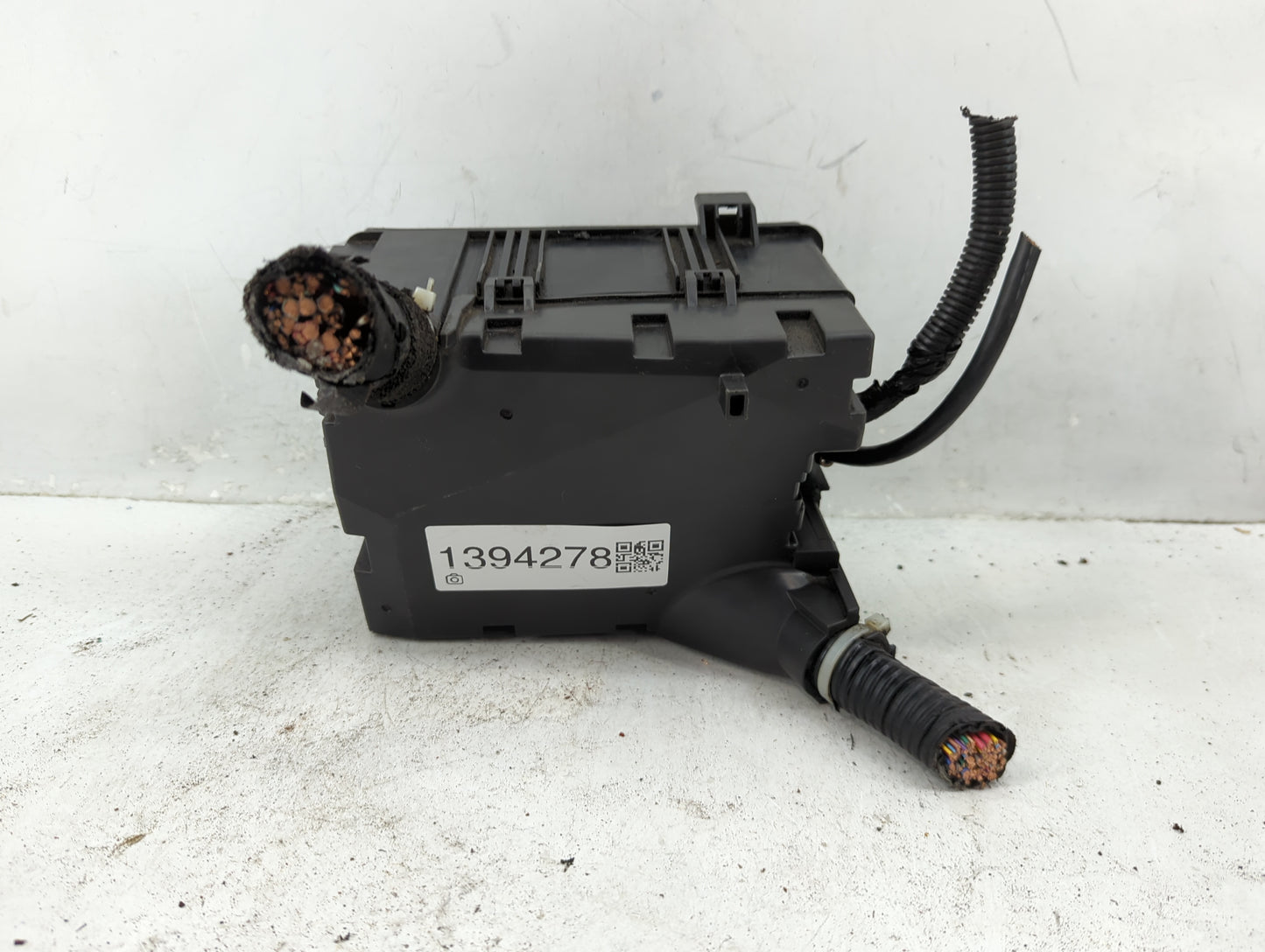 2017-2022 Honda Cr-V Fusebox Fuse Box Panel Relay Module P/N:TLA A01A0 Fits Fits 2017 2018 2019 2020 2021 2022 OEM Used Auto