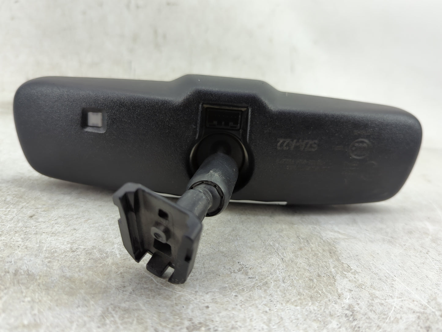 2017-2019 Honda Cr-V Interior Rear View Mirror Replacement OEM P/N:SZA-A22 E11026001 Fits OEM Used Auto Parts - Oemusedautop