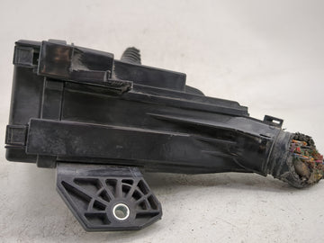 2016-2018 Honda Hr-V Fusebox Fuse Box Panel Relay Module P/N:32120-T7SA31 Fits Fits 2016 2017 2018 OEM Used Auto Parts