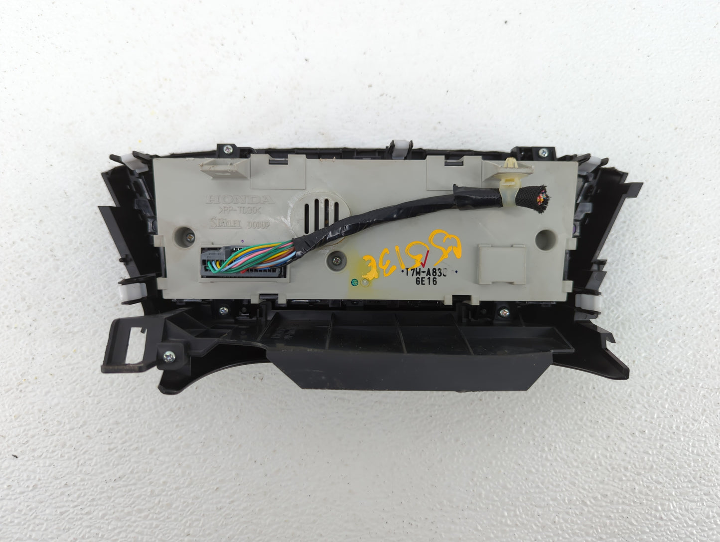 2016-2022 Honda Hr-V Climate Control Module Temperature AC/Heater Replacement P/N:T7W-A830 79600T7WA830M1 Fits OEM Used Auto