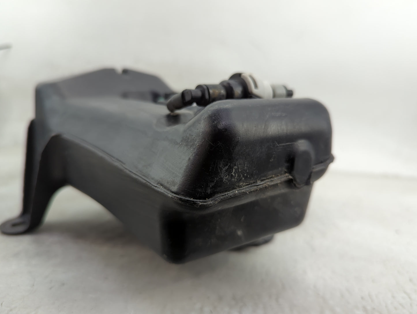 2018 Honda Odyssey Windshield Washer Fluid Reservoir Bottle Oem - Oemusedautoparts1.com