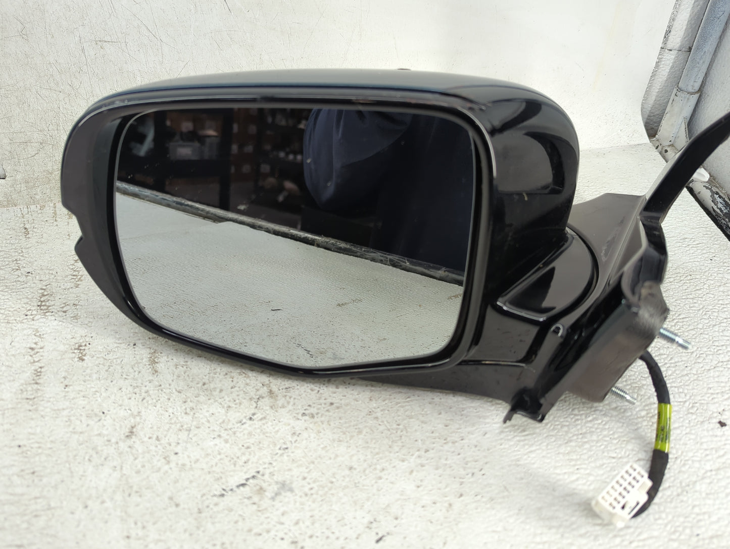 2017-2018 Honda Pilot Driver Left Side View Manual Door Mirror - Oemusedautoparts1.com