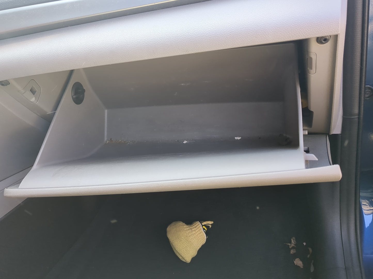 2018 Hyundai Elantra Passenger Glove Box Door Storage Compartment - Oemusedautoparts1.com