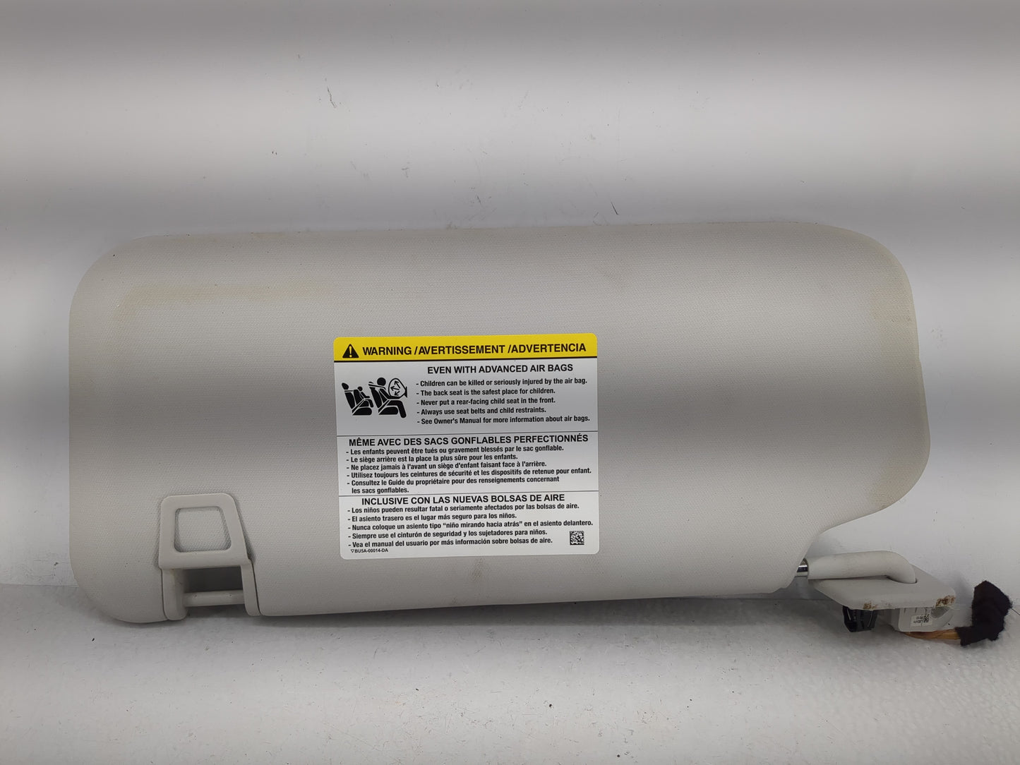 2017-2020 Hyundai Elantra Sun Visor Shade Replacement Passenger Right Mirror Fits Fits 2017 2018 2019 2020 OEM Used Auto Par