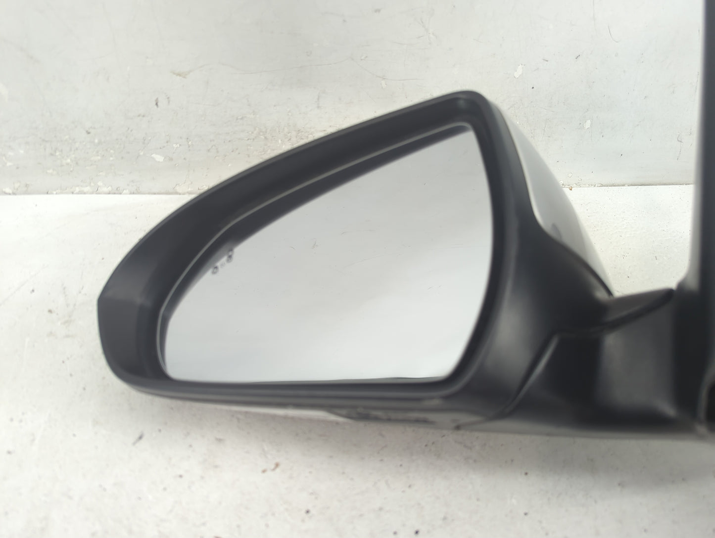 2017-2018 Hyundai Elantra Driver Side View Mirror - Left Door Mirror OEM Used - Oemusedautoparts1.com