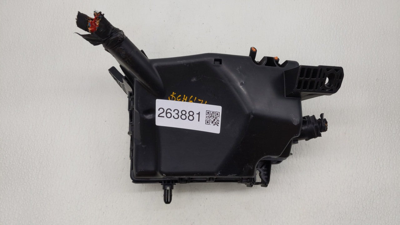 2018 Hyundai Elantra Fusebox Fuse Box Panel Relay Module P/N:91219 G3200 Fits OEM Used Auto Parts - Oemusedautoparts1.com