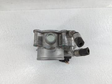 2011-2018 Hyundai Elantra Throttle Body P/N:35100-2E000 1302150124 Fits Fits 2011 2012 2013 2014 2015 2016 2017 2018 2019 OEM Used Auto Parts
