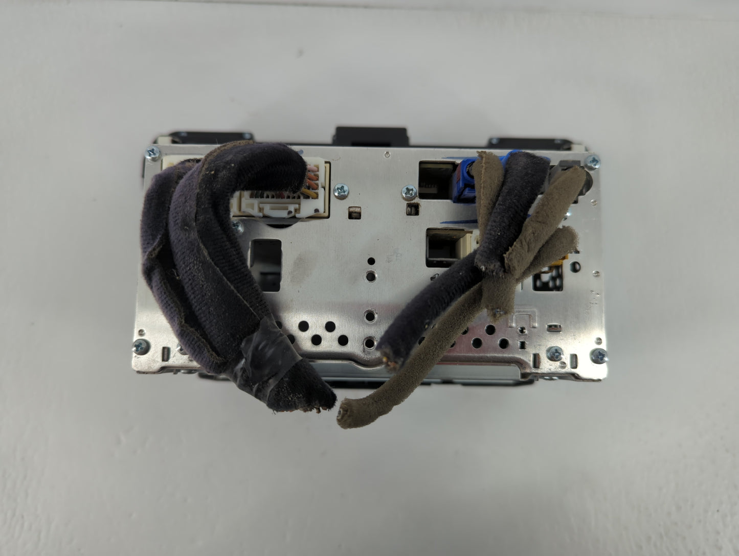 2017-2018 Hyundai Elantra Am Fm Cd Player Radio Receiver - Oemusedautoparts1.com