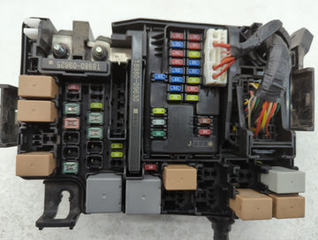 2018 Hyundai Elantra Fusebox Fuse Box Panel Relay Module P/N:91203 F2485A Fits OEM Used Auto Parts