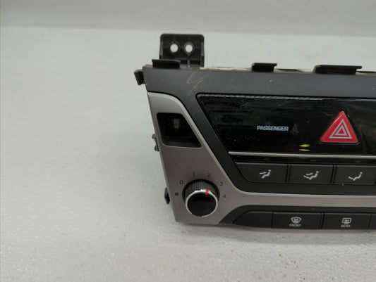 2018-2020 Hyundai Elantra Gt Climate Control Module Temperature AC/Heater Replacement P/N:97250-F20604X 97250-G3080 Fits OEM Used Auto Parts