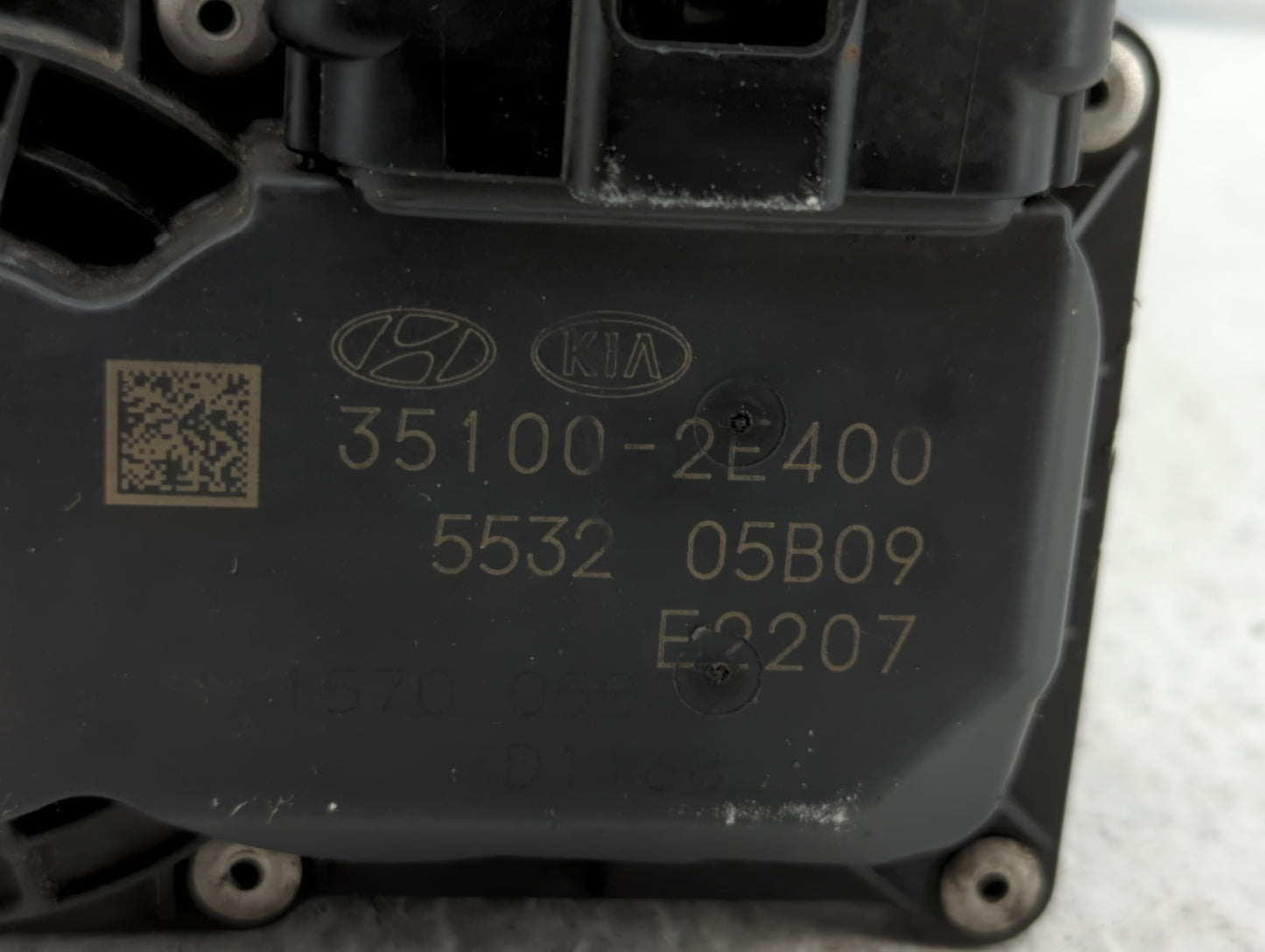 2018-2019 Hyundai Kona Throttle Body P/N:35100-2E400 35100-2E000 Fits Fits 2012 2013 2014 2015 2016 2018 2019 OEM Used Auto