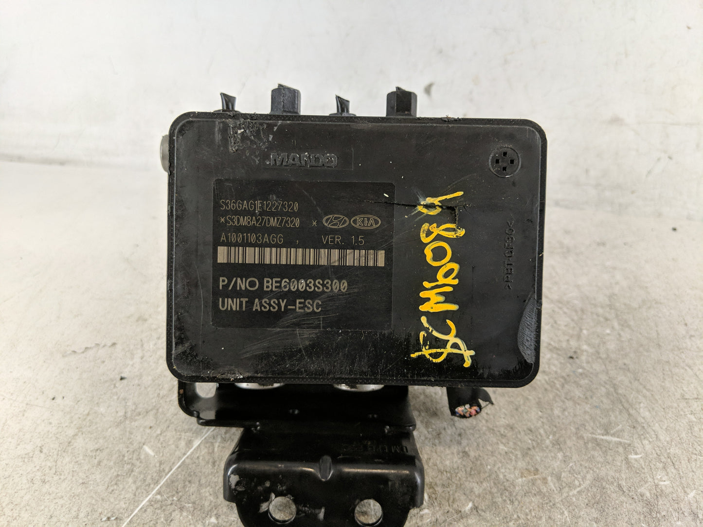 2017-2018 Hyundai Santa Fe ABS Pump Control Module Replacement P/N:3641801830164 58920-4Z300 Fits Fits 2017 2018 OEM Used Au