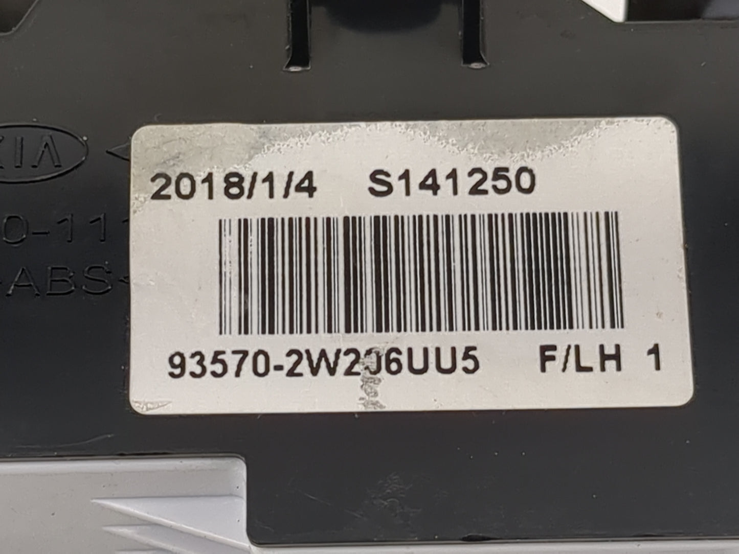2017-2018 Hyundai Santa Fe Master Power Window Switch Replacement Driver Side Left P/N:93570-2W206UU5 Fits Fits 2017 2018 OE