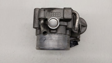 2018 Hyundai Santa Fe Throttle Body P/N:35100-2G600 Fits Fits 2015 2016 2017 2019 OEM Used Auto Parts