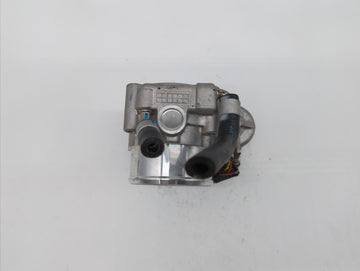 2018 Hyundai Santa Fe Throttle Body P/N:35100-2G600 Fits Fits 2015 2016 2017 2019 OEM Used Auto Parts