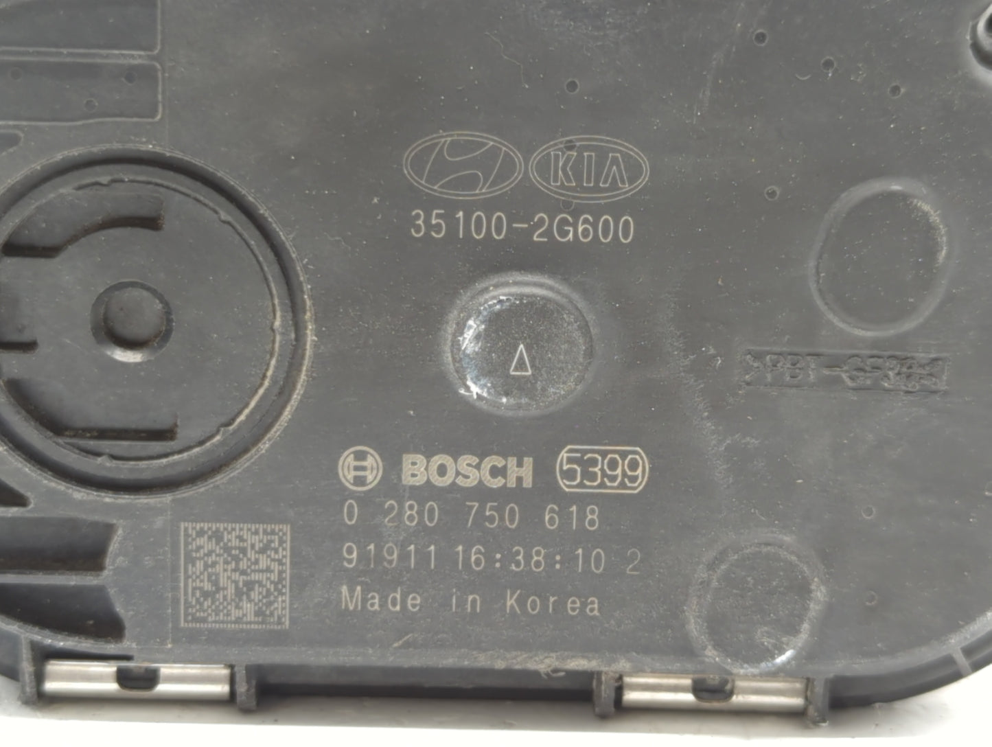 2018 Hyundai Santa Fe Throttle Body P/N:35100-2G600 Fits Fits 2015 2016 2017 2019 OEM Used Auto Parts - Oemusedautoparts1.co