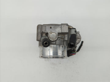 2018 Hyundai Santa Fe Throttle Body P/N:35100-2G600 Fits Fits 2015 2016 2017 2019 OEM Used Auto Parts