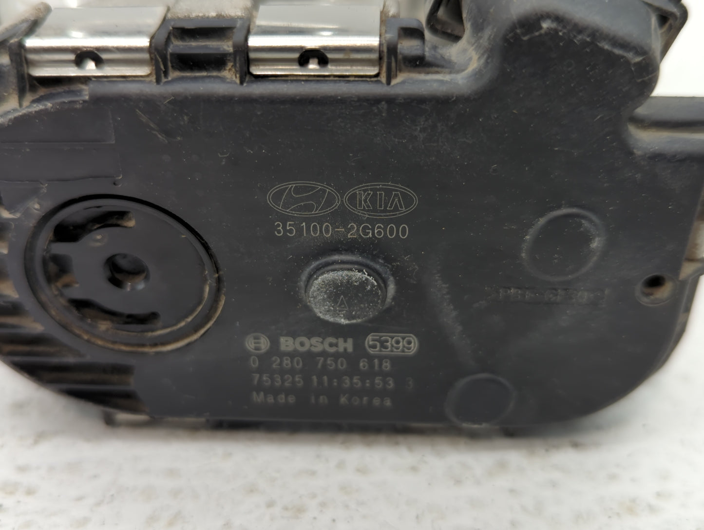 2019-2020 Hyundai Santa Fe Throttle Body P/N:35100-2G600 Fits Fits 2015 2016 2017 2018 2019 2020 2021 OEM Used Auto Parts -