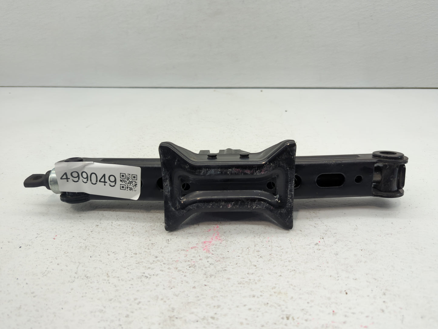2018 Hyundai Sonata Spare Scissor Car Jack - Oemusedautoparts1.com
