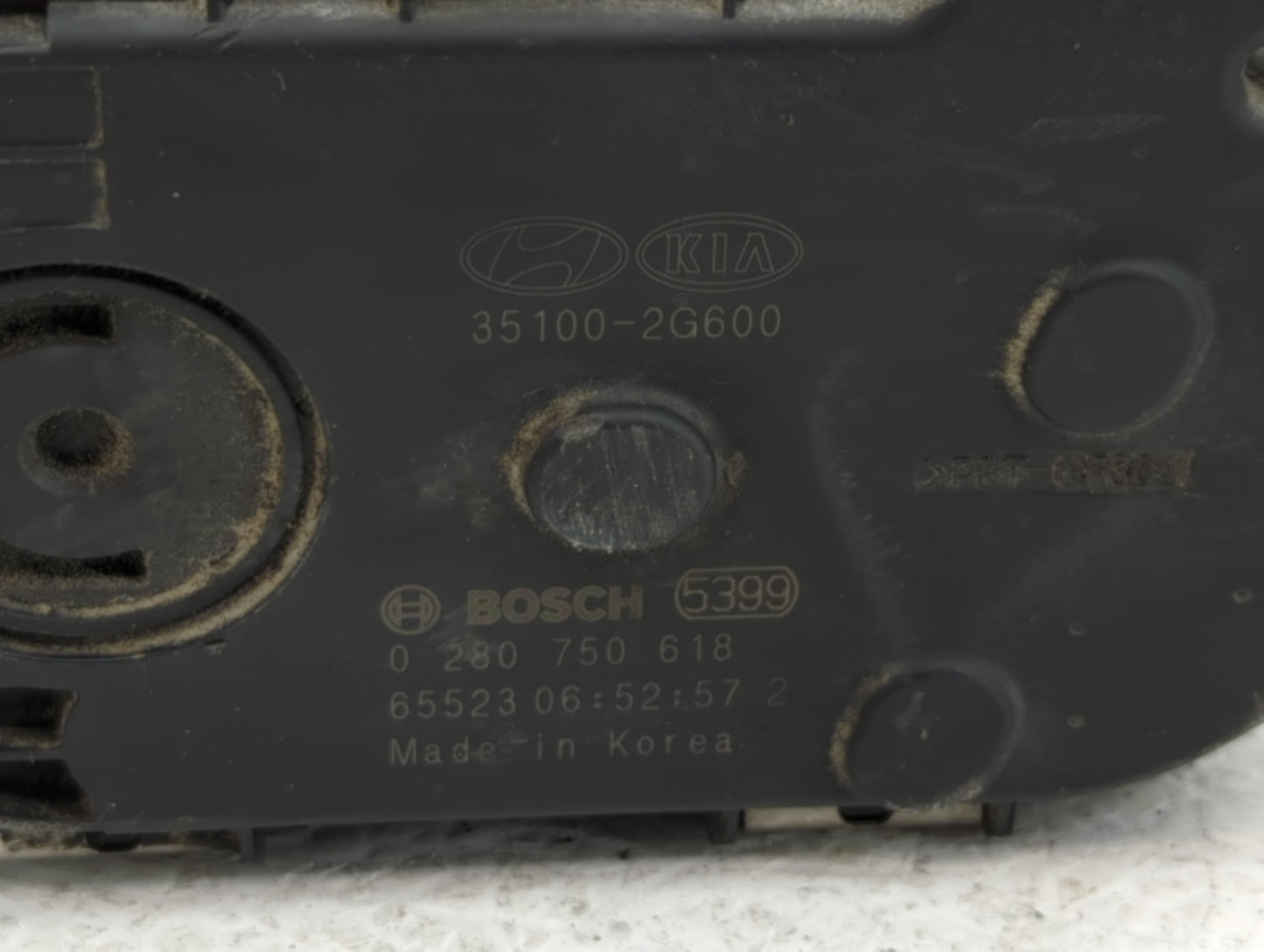 2015-2019 Hyundai Sonata Throttle Body P/N:35100-2G600 Fits Fits 2015 2016 2017 2018 2019 2020 2021 OEM Used Auto Parts - Oe