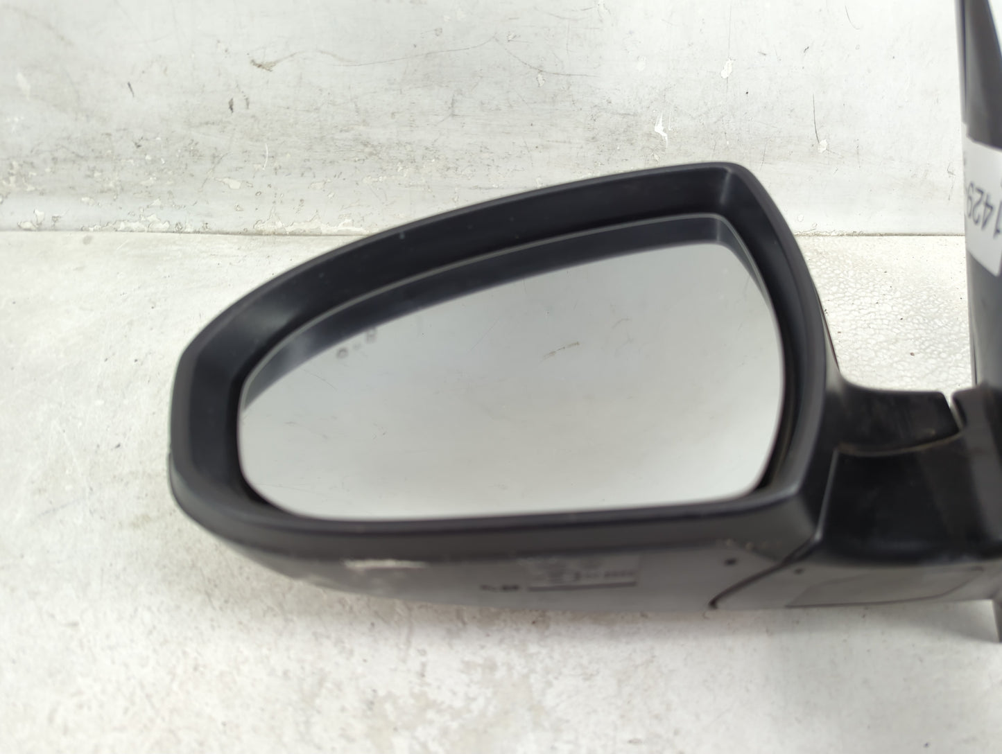 2016-2018 Hyundai Tucson Driver Side View Mirror - Left Door Mirror OEM Used - Oemusedautoparts1.com