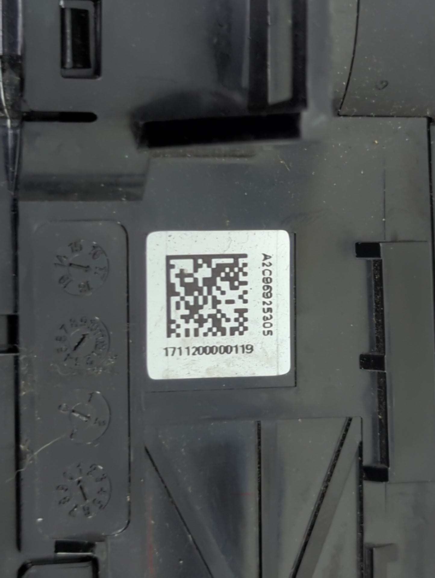 2016-2018 Hyundai Tucson Climate Control Module Temperature AC/Heater Replacement P/N:97250-D3XXX A2C96925305 Fits OEM Used