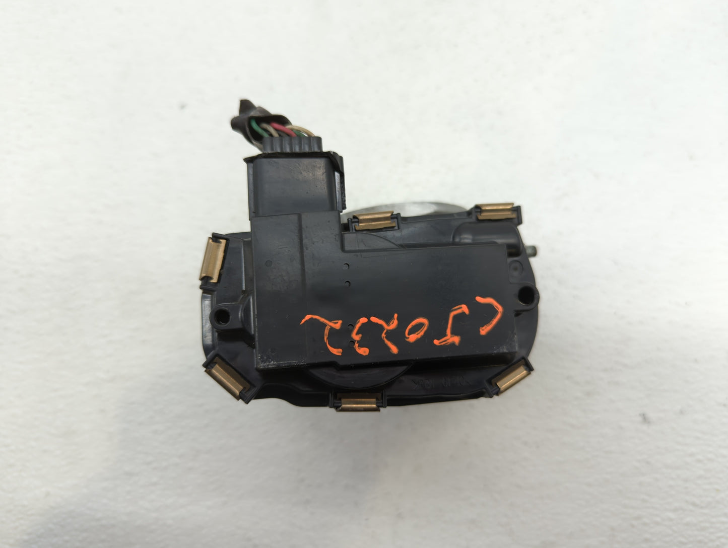 2016-2018 Infiniti Q50 Throttle Body P/N:RME60-52 Fits Fits 2016 2017 2018 OEM Used Auto Parts - Oemusedautoparts1.com