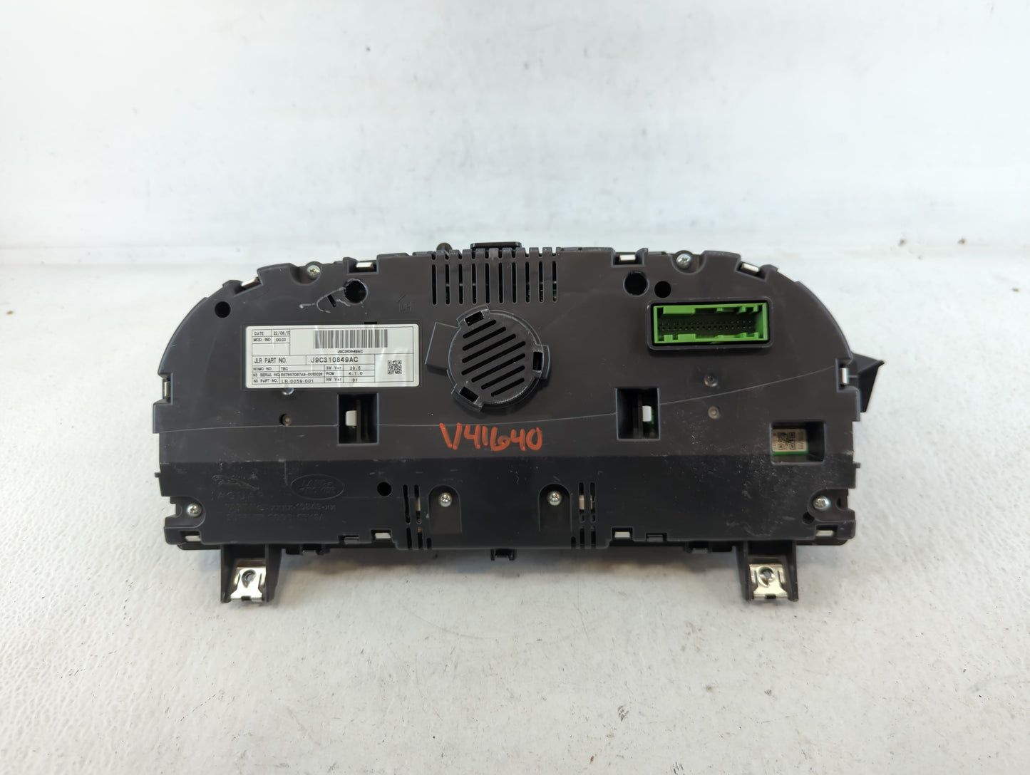 2018-2019 Jaguar E-Pace Instrument Cluster Speedometer Gauges P/N:J9C310849AC Fits Fits 2018 2019 OEM Used Auto Parts - Oemu