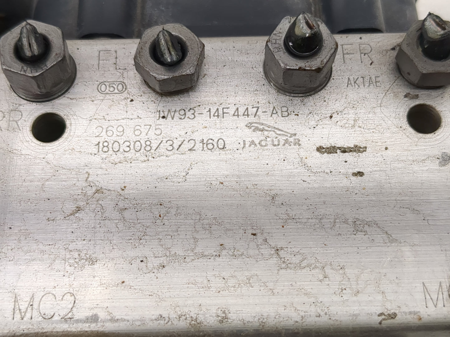 2018-2019 Jaguar Xj ABS Pump Control Module Replacement P/N:JW93-14F447-AB Fits Fits 2018 2019 OEM Used Auto Parts - Oemused