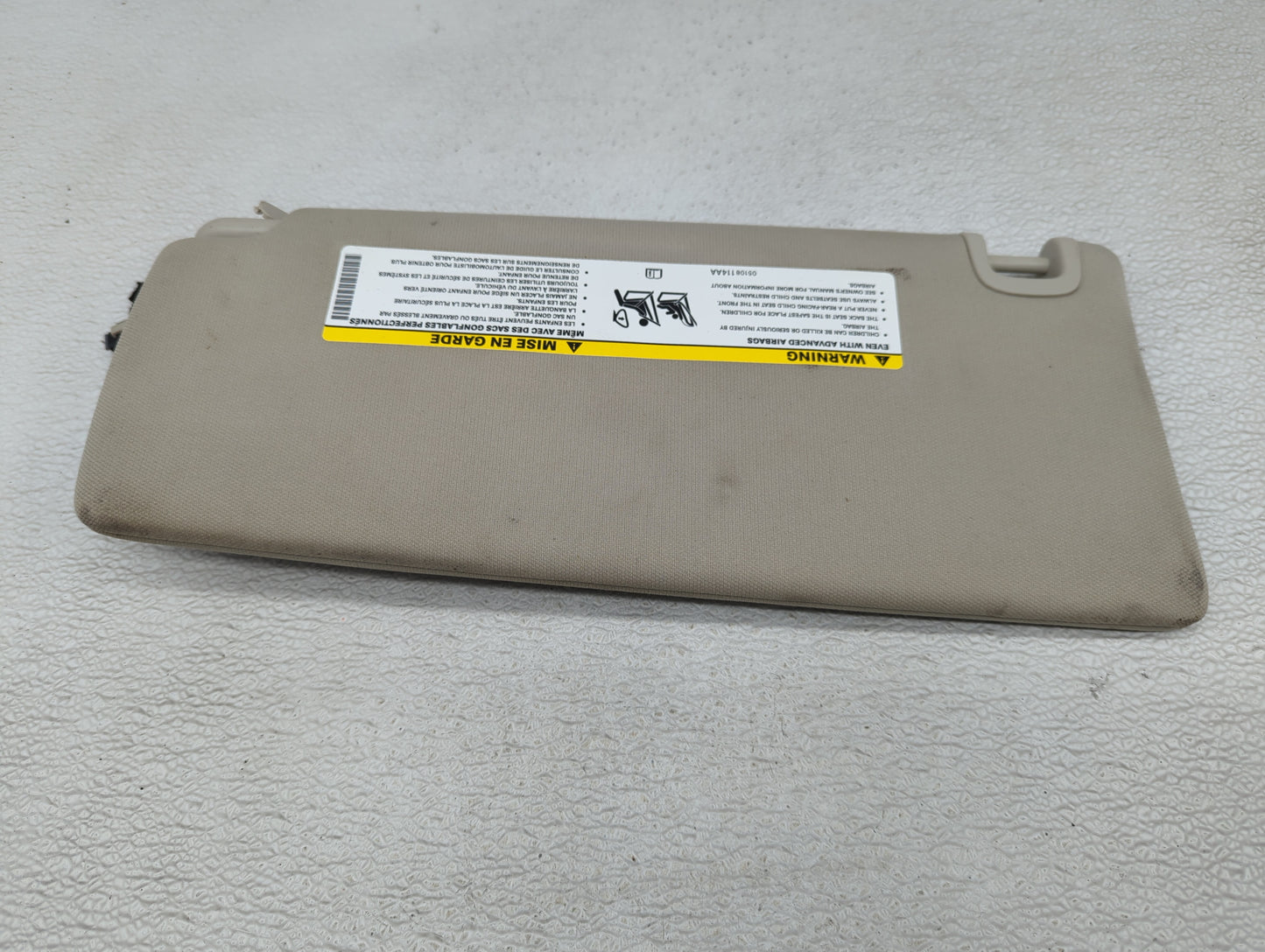 2014-2018 Jeep Cherokee Sun Visor Shade Replacement Passenger Right Mirror Fits Fits 2014 2015 2016 2017 2018 OEM Used Auto