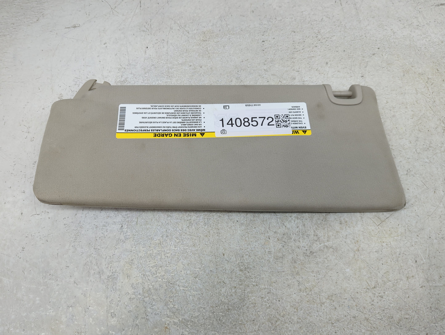 2014-2018 Jeep Cherokee Sun Visor Shade Replacement Passenger Right Mirror Fits Fits 2014 2015 2016 2017 2018 OEM Used Auto