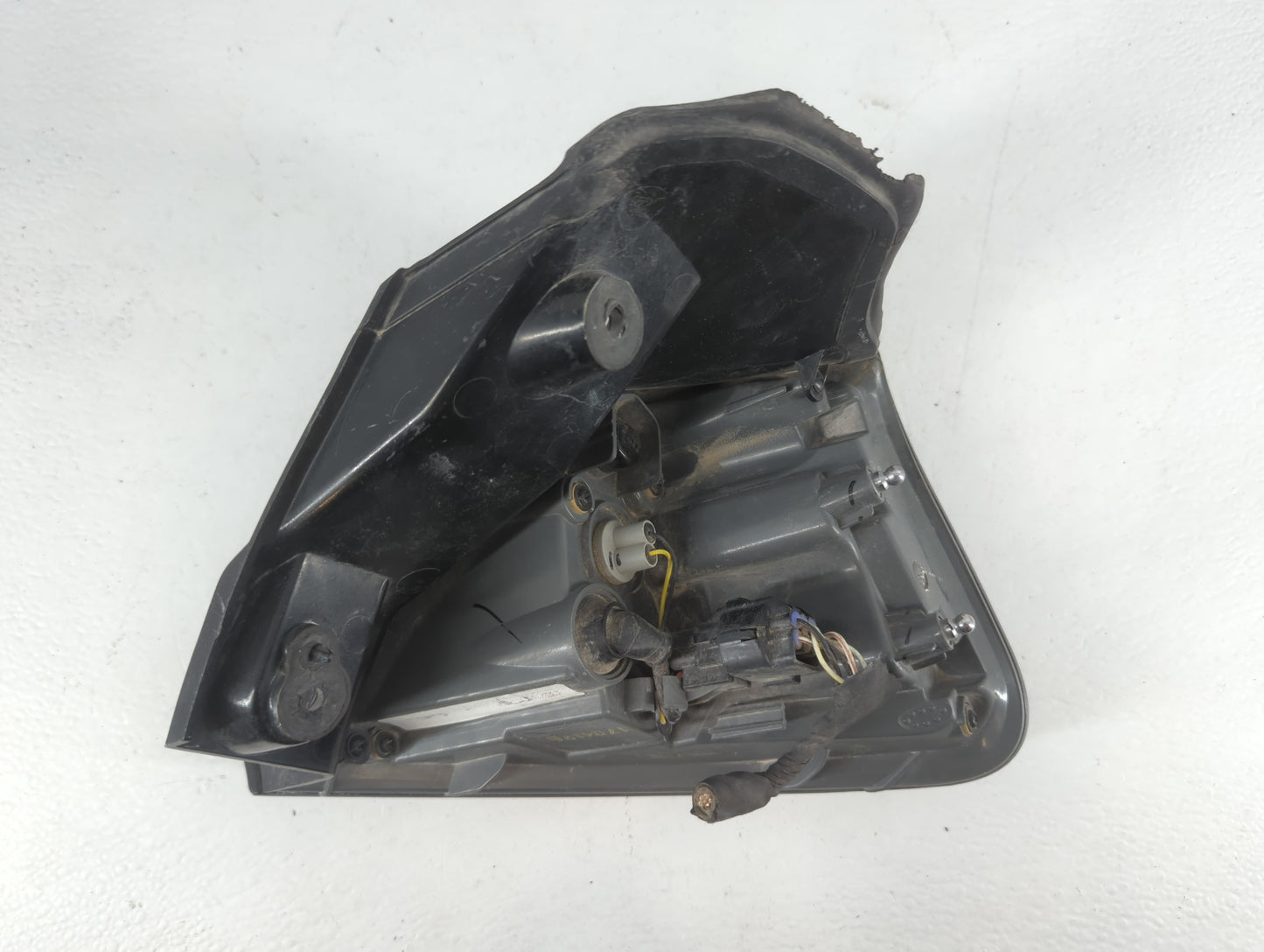 2014-2018 Jeep Cherokee Tail Light Assembly Driver Left OEM Fits Fits 2014 2015 2016 2017 2018 OEM Used Auto Parts - Oemused
