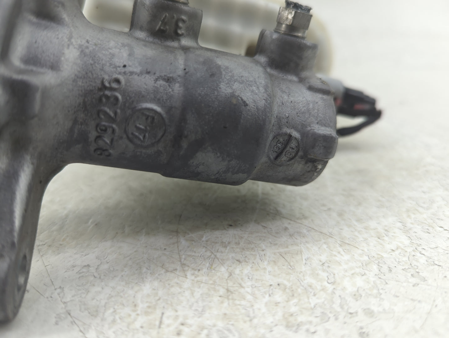 2018 Jeep Compass Brake Master Cylinder 1383152 - Oemusedautoparts1.com