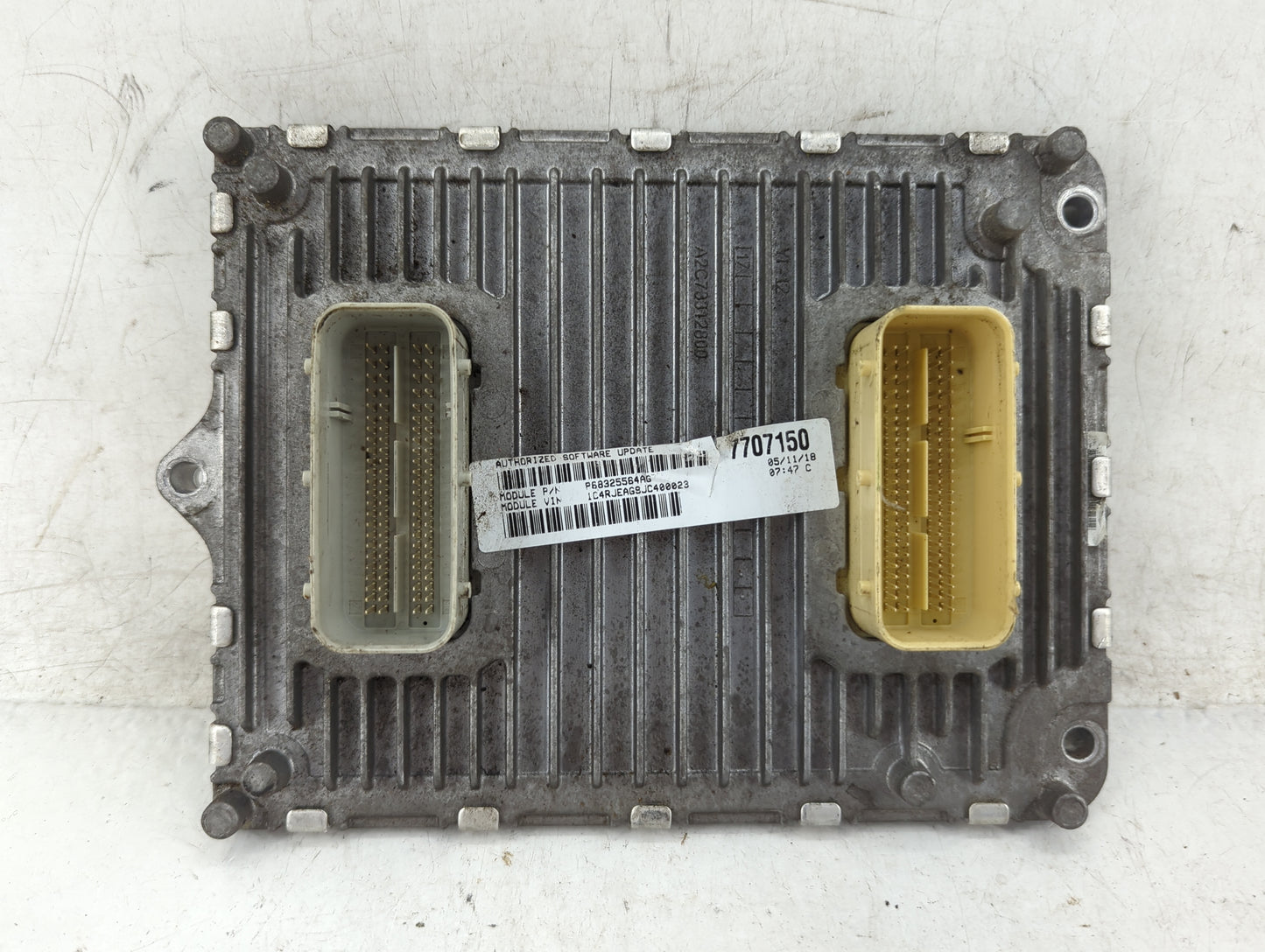 2018-2019 Jeep Grand Cherokee PCM Engine Control Computer ECU ECM PCU OEM P/N:P68330924AA Fits Fits 2018 2019 OEM Used Auto