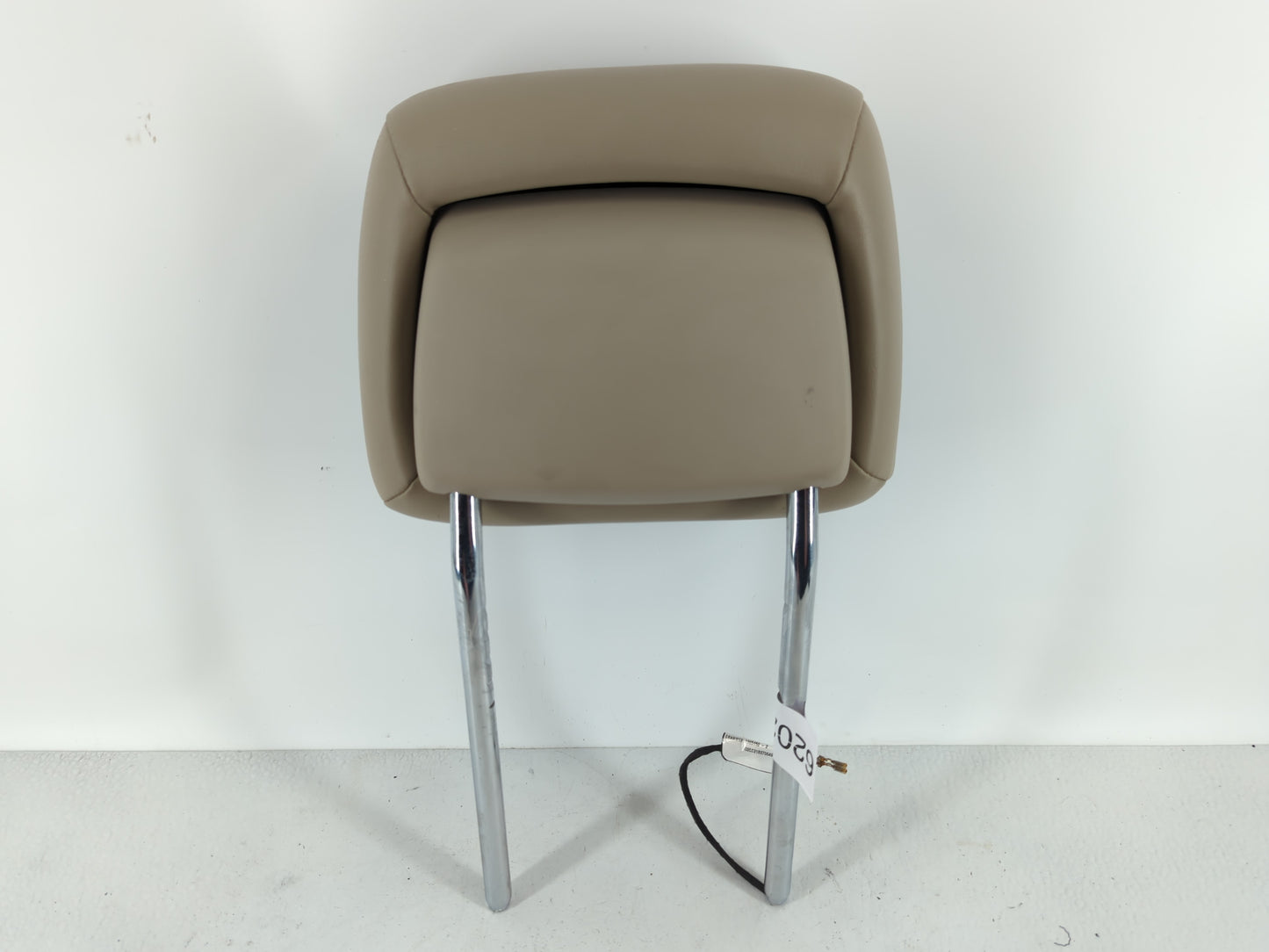2018 Jeep Grand Cherokee Headrest Head Rest Front Driver Passenger Seat Fits OEM Used Auto Parts - Oemusedautoparts1.com