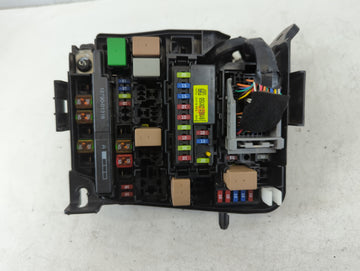 2017-2018 Kia Forte Fusebox Fuse Box Panel Relay Module P/N:4217B27033 91218 B0400 Fits Fits 2017 2018 OEM Used Auto Parts