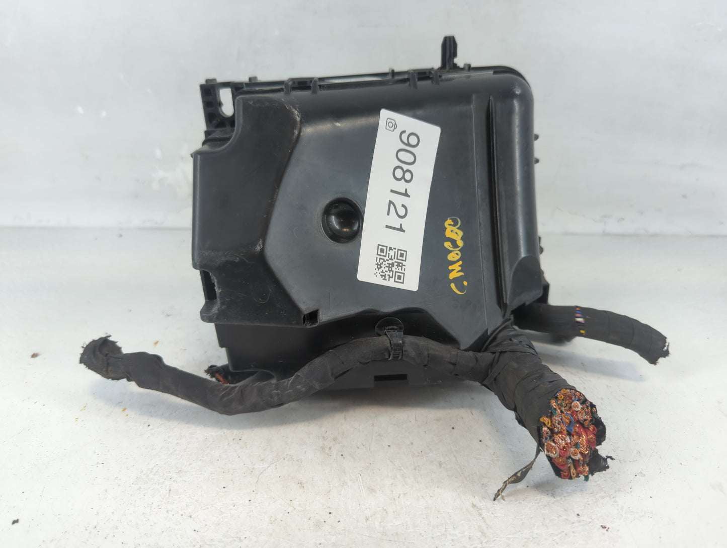 2017-2018 Kia Forte Fusebox Fuse Box Panel Relay Module P/N:91218 B0400 Fits Fits 2017 2018 OEM Used Auto Parts - Oemusedaut