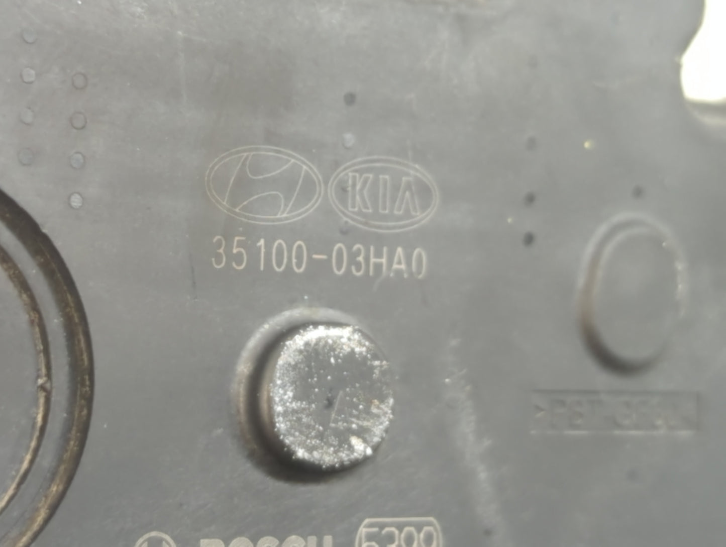 2017-2020 Kia Niro Throttle Body P/N:35100-03HA0 Fits Fits 2017 2018 2019 2020 2021 2022 OEM Used Auto Parts - Oemusedautopa