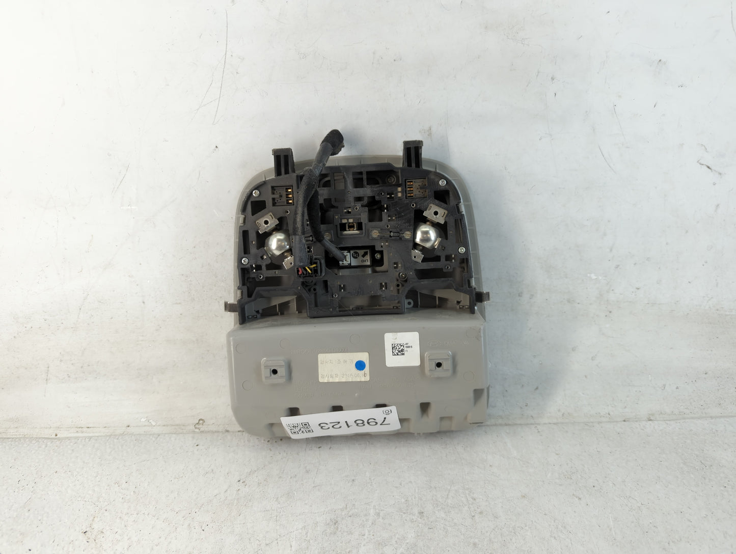2018 Kia Optima Overhead Roof Console Grey - Oemusedautoparts1.com