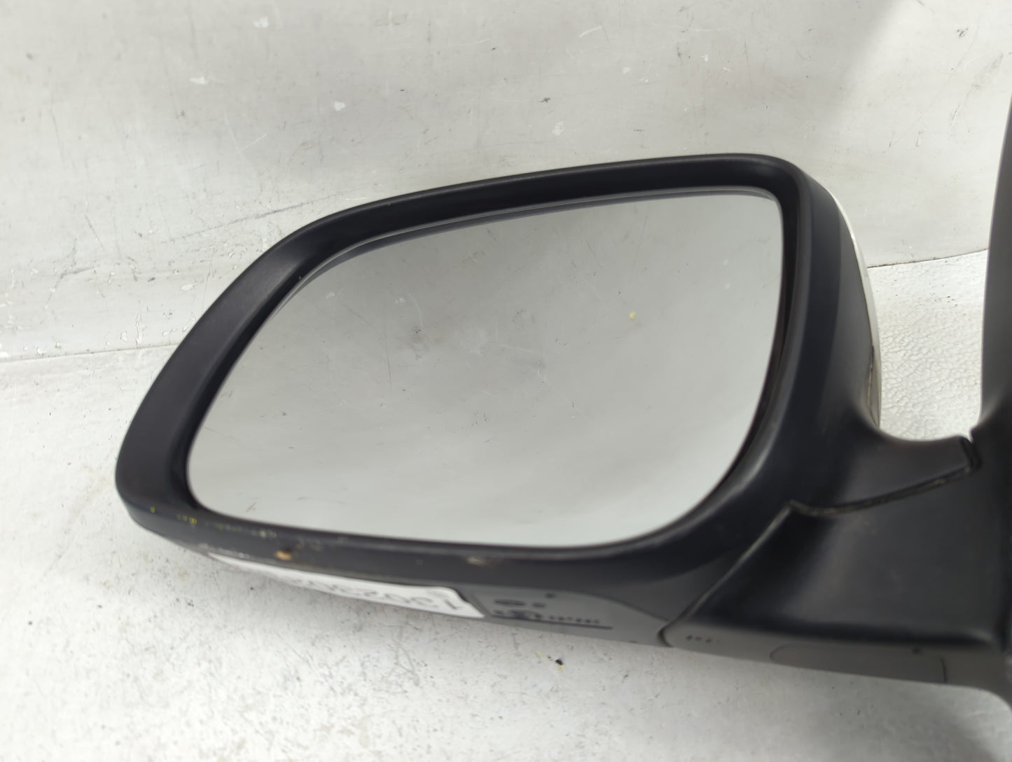 2017-2018 Kia Sedona Driver Side View Mirror - Left Door Mirror OEM Used - Oemusedautoparts1.com