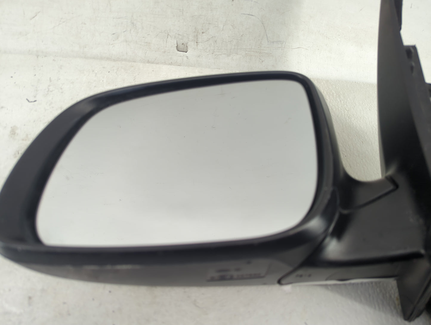 2017-2018 Kia Sedona Driver Side View Mirror - Left Door Mirror OEM Used - Oemusedautoparts1.com