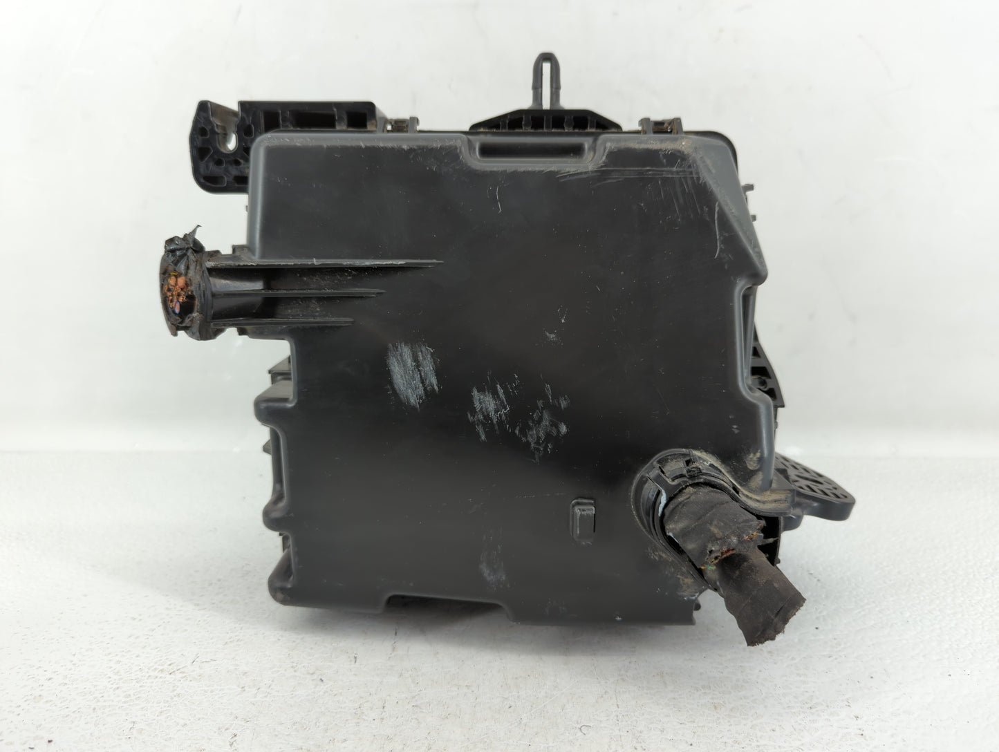 2015-2018 Kia Sedona Fusebox Fuse Box Panel Relay Module P/N:91219-A9332 Fits Fits 2015 2016 2017 2018 OEM Used Auto Parts -