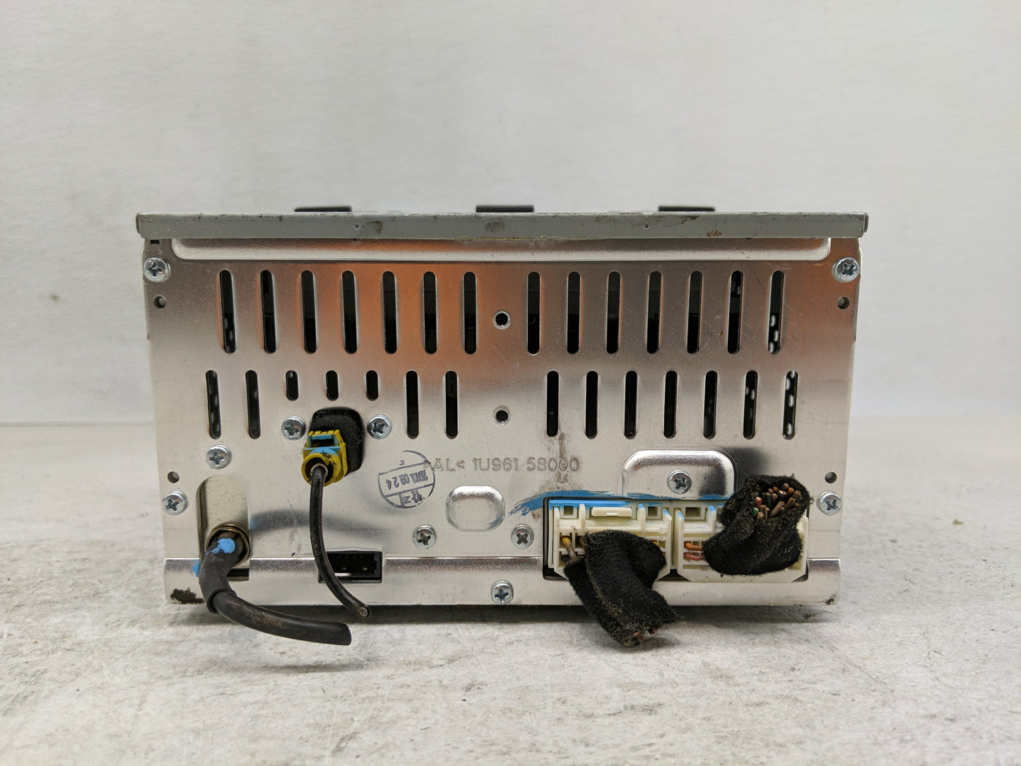 2016-2018 Kia Sorento Radio AM FM Cd Player Receiver Replacement P/N:96160-1U721VA Fits Fits 2016 2017 2018 OEM Used Auto Pa