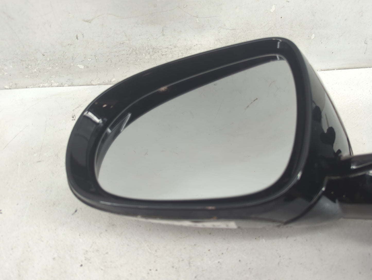 2016-2020 Kia Sorento Driver Side View Mirror - Left Door Mirror OEM Used - Oemusedautoparts1.com