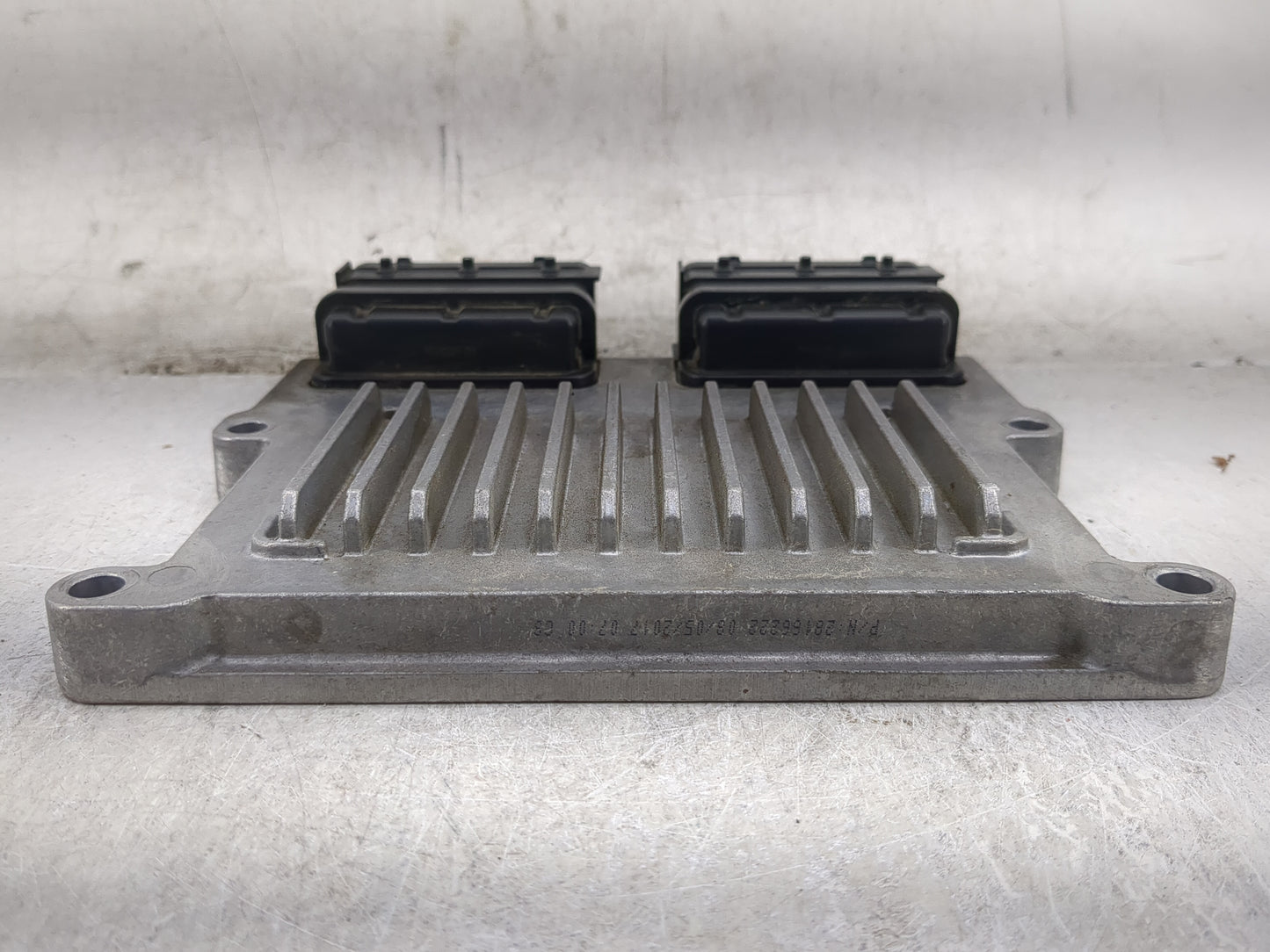 2016-2018 Kia Sorento PCM Engine Control Computer ECU ECM PCU OEM P/N:39101-3CWN2 28587915 Fits Fits 2016 2017 2018 OEM Used