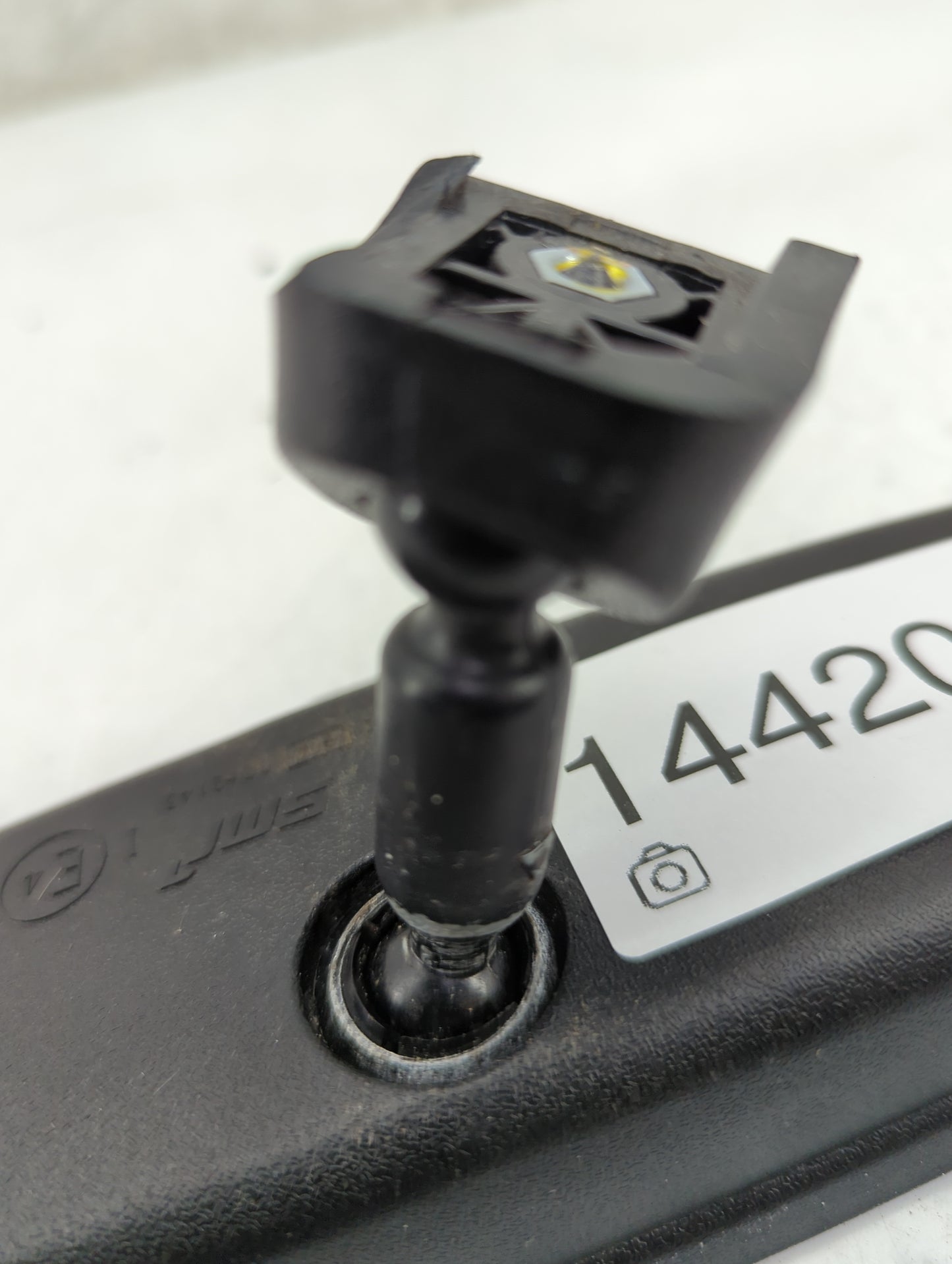 2016-2020 Kia Sorento Interior Rear View Mirror Replacement OEM Fits OEM Used Auto Parts - Oemusedautoparts1.com