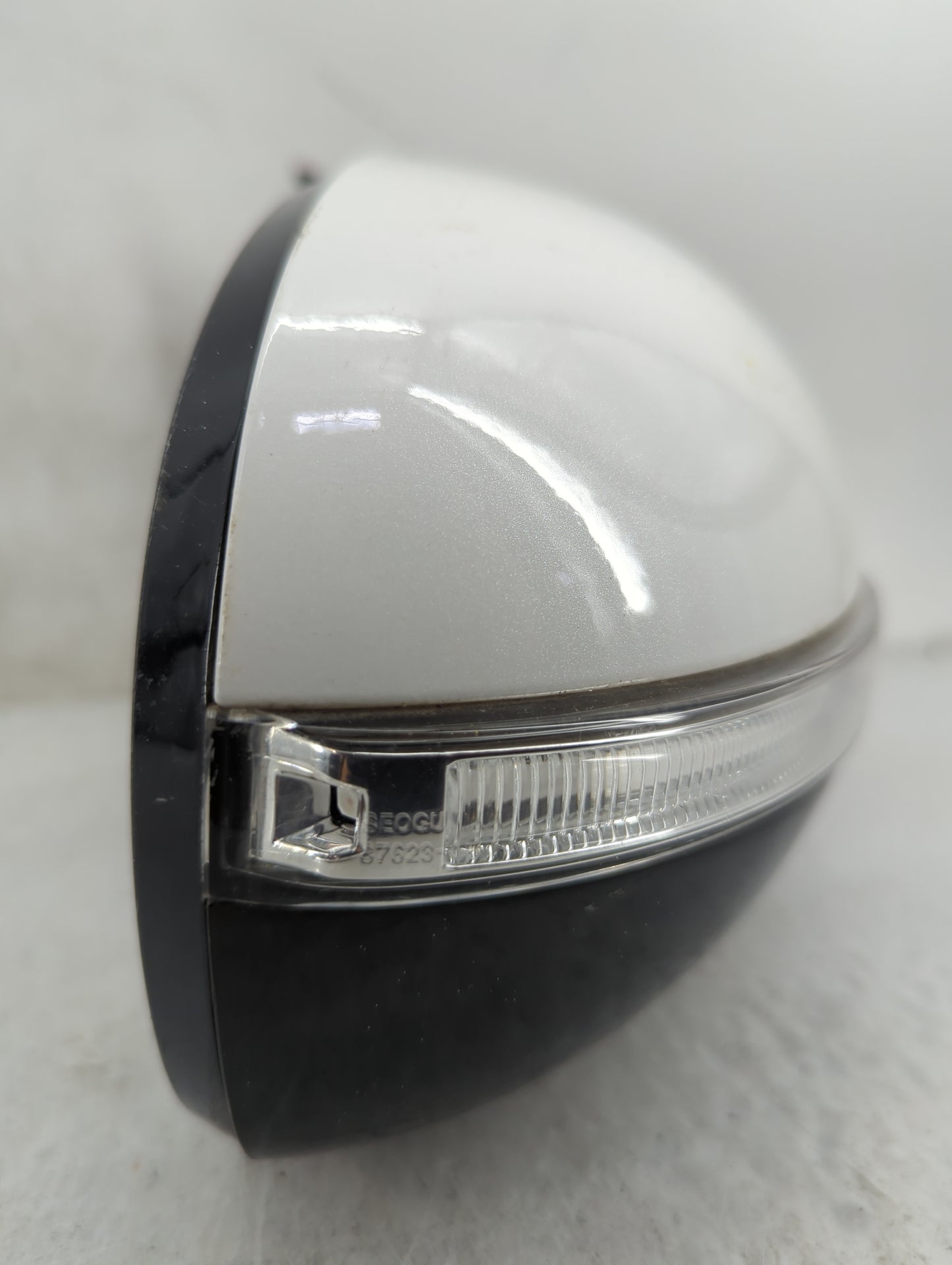 2016-2020 Kia Sorento Passenger Side View Mirror - Right Door Mirror OEM Used - Oemusedautoparts1.com